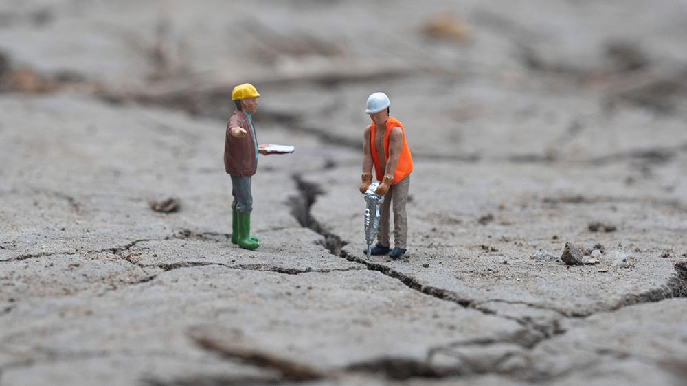 tiny construction workers